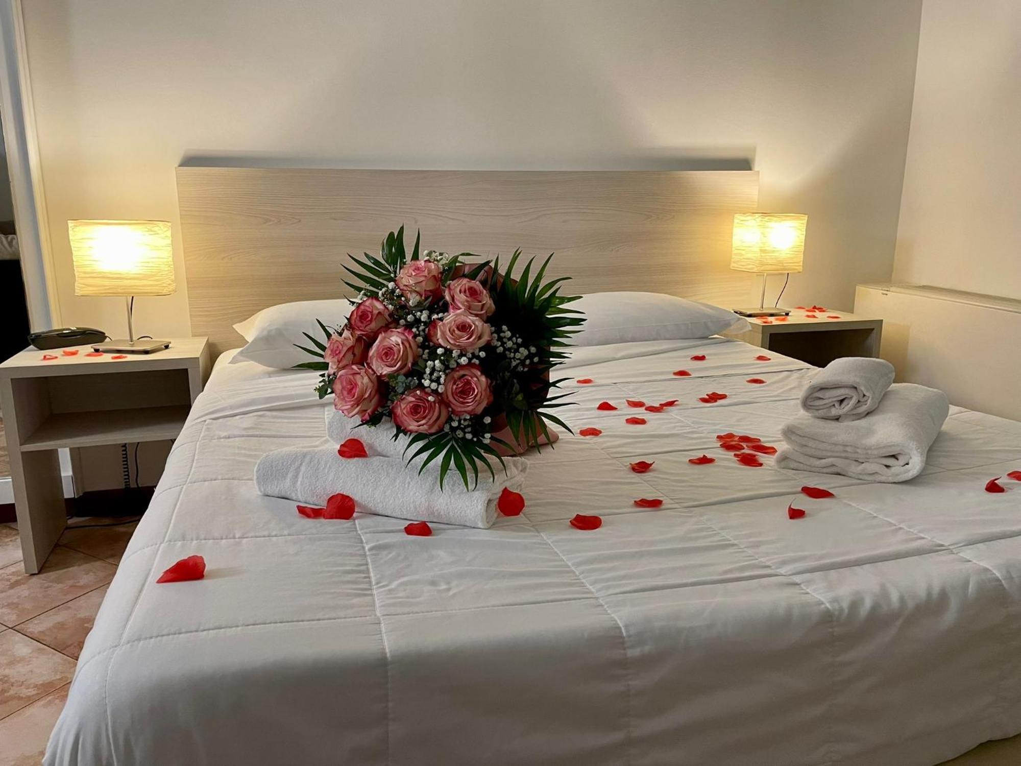 B&B Hotel Roy Silea Екстериор снимка