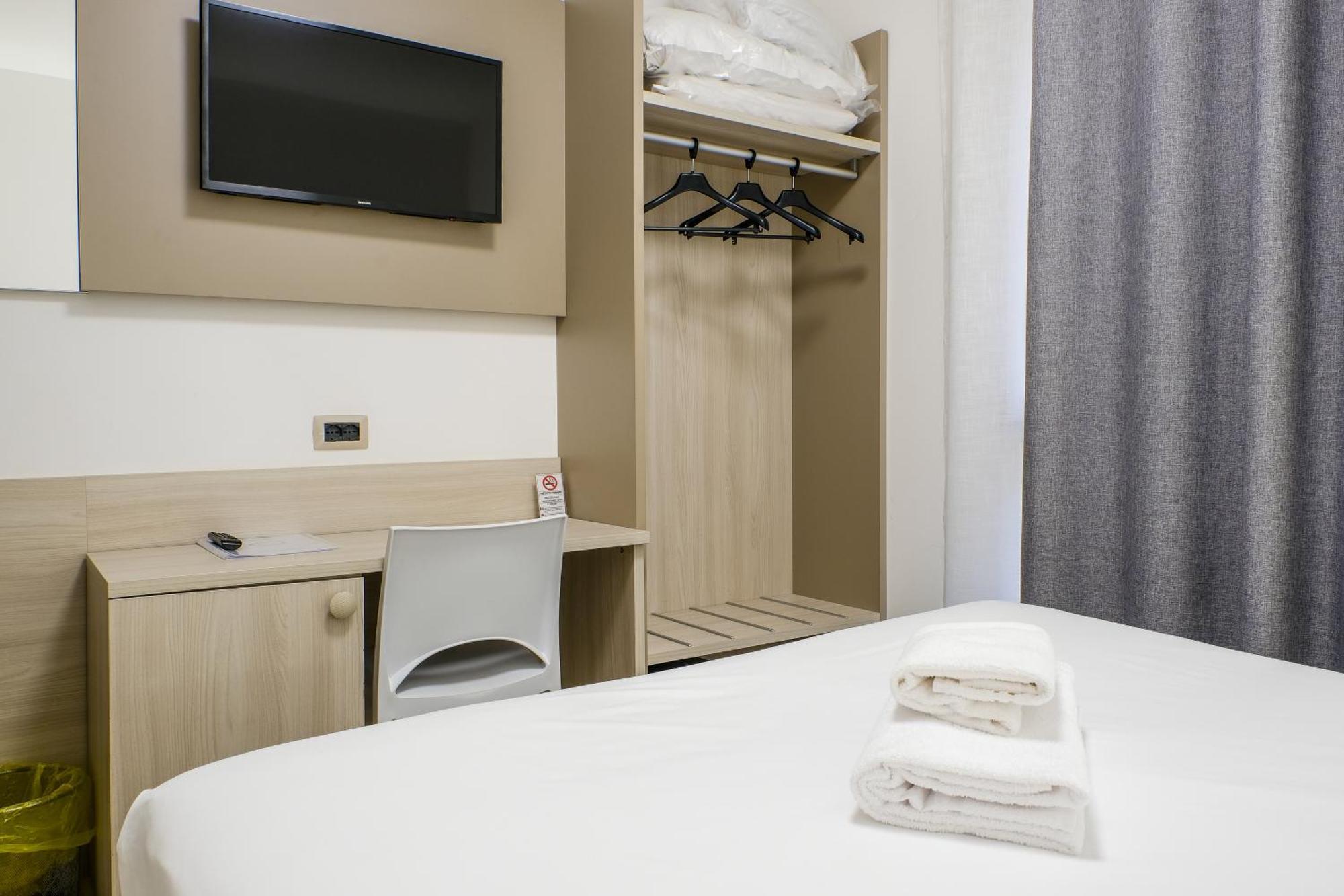 B&B Hotel Roy Silea Екстериор снимка