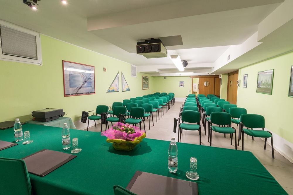 B&B Hotel Roy Silea Екстериор снимка